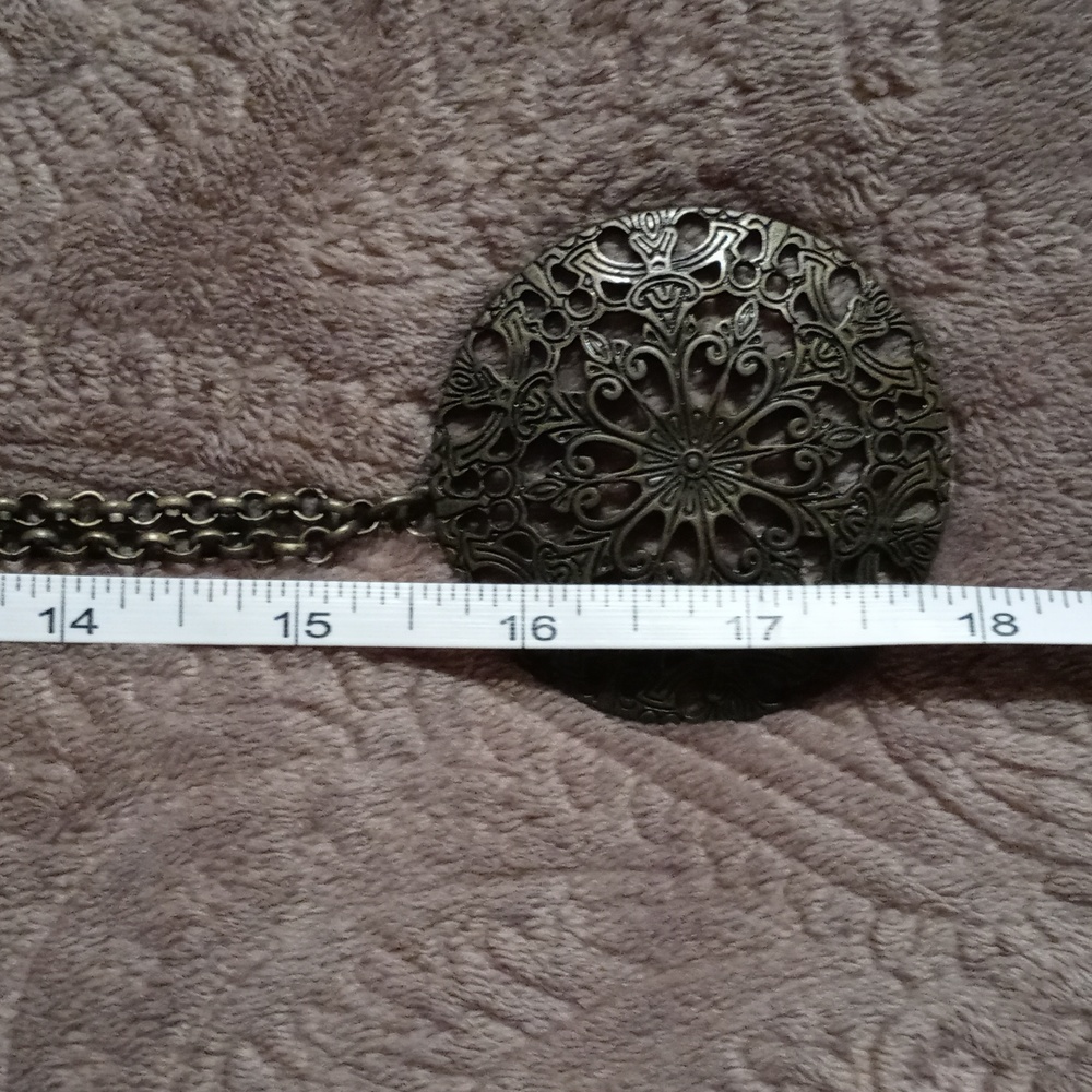 Vintage Bronze Pendant Necklace - Picture 5 of 6